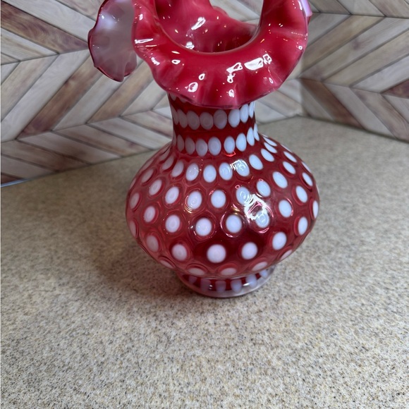 Fenton cranberry adolescent polkadot ruffled vase - Picture 4 of 7